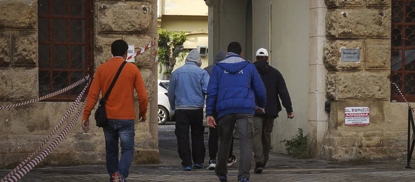 Στο εδώλιο για βιασμό νεαρής ΑμΕΑ ο 20χρονος Αλβανός που κατηγορείται για τη δολοφονία της Ε.Τοπαλούδη